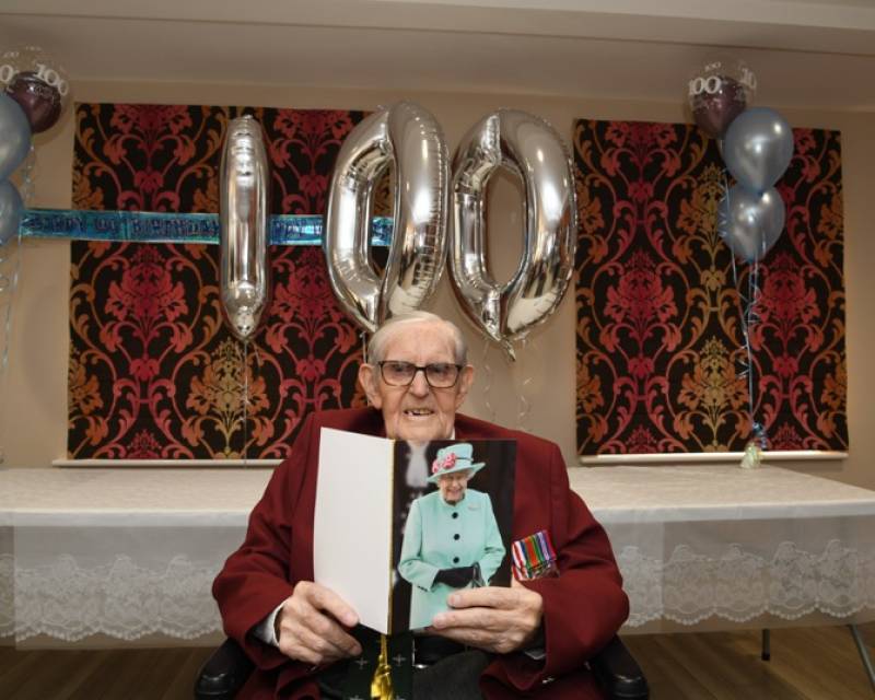 Main image for Tributes paid to 'great man' as ex-soldier Les dies at 100
