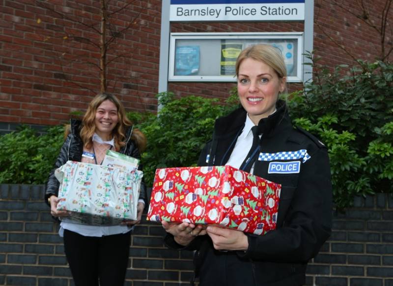 Main image for Police help spread Christmas cheer with food hampers