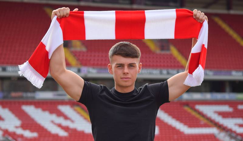 Main image for Young Barnsley midfielder moves to Czech Republic