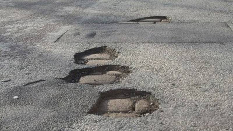 Main image for Drivers pick up pothole damage compensation