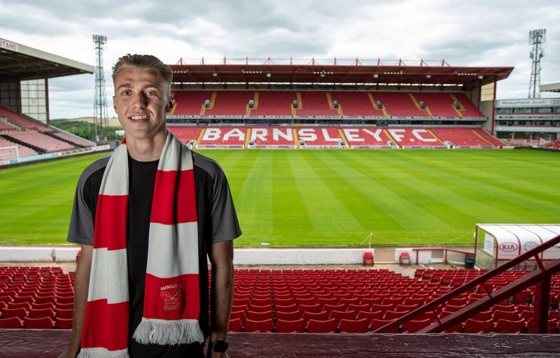 Main image for Barnsley FC gain new goalkeeper