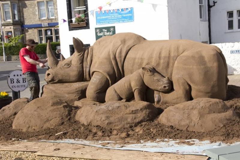 Main image for Twenty-tonne sand sculpture shaping up in town centre