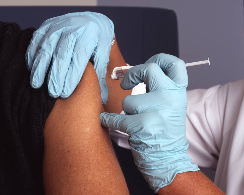 Main image for Frontline workers must be fully vaccinated - government says