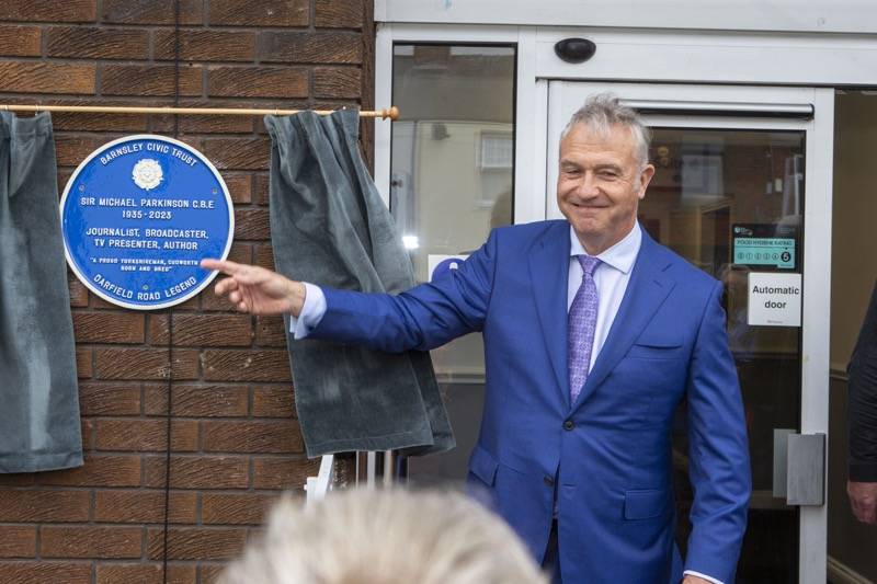 Main image for Parky plaque 'a fitting tribute' says son