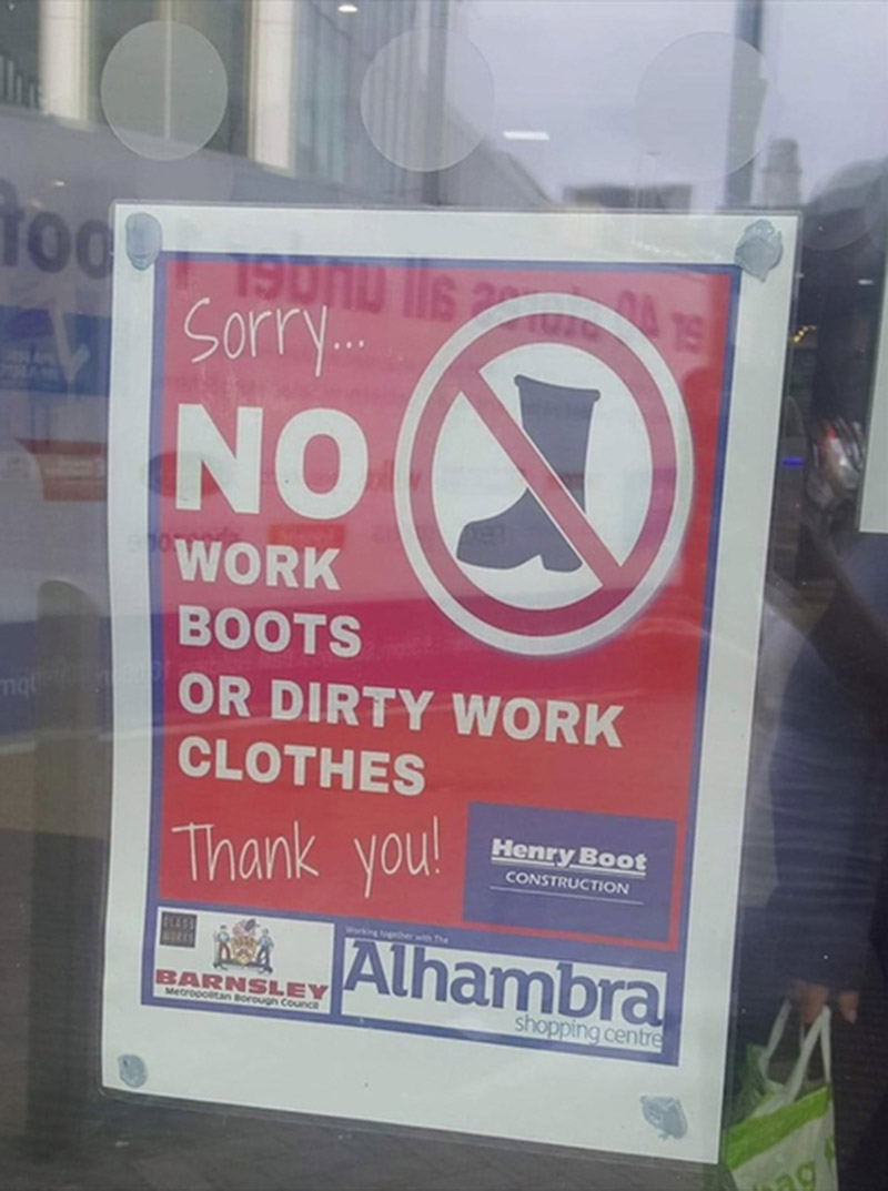 Main image for Sign removed from shopping centre following online backlash